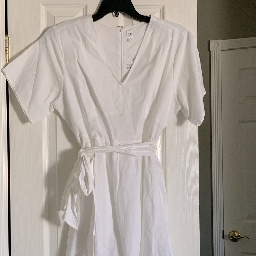 GAP white linen belted dress size 12.
